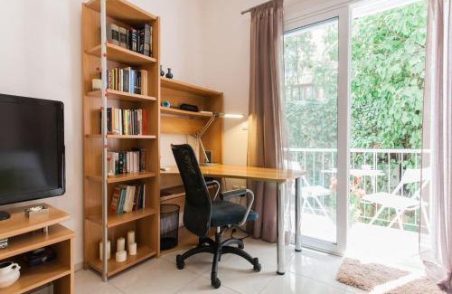 Plaka Apartment | Flat in Athens historic city center @Ipitou str