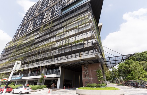 Kampung Pasir Segambut Hotel | Flexus Signature by Luxury Suites Asia