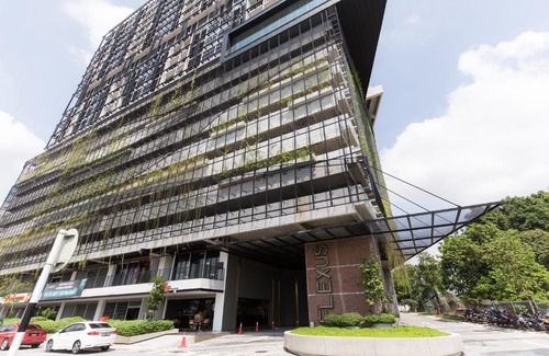 Kampung Pasir Segambut Apartment | Flexus Signature by Luxury Suites Asia