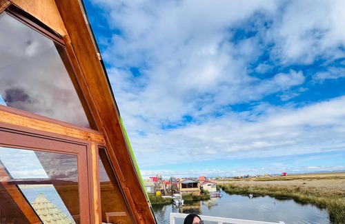 Puno Boat Rental | FLOATING HOTEL IN LAKE TITICACA UROS