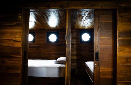 Tanjungbenoa Boat Rental | Floating Hotel SALTWATER COWBOYS