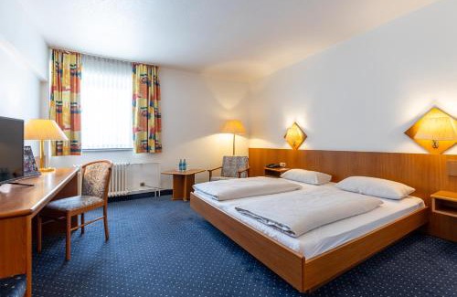 Ruesselsheim Hotel | Fly Inn Hotel Frankfurt Airport Rüsselsheim ehemals Trip Inn Hotels