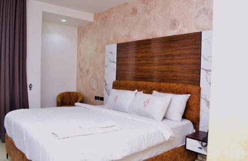 Surulere Hotel | FORMULA 2 HOTEL