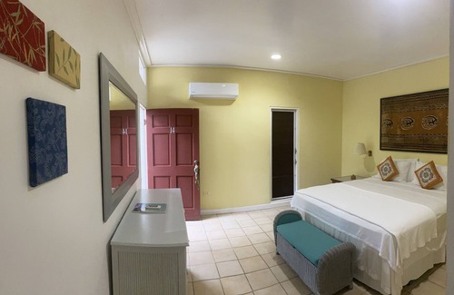 Freshwater Pond Resort | Fort Recovery Beachfront Villa and Suites Hotel 3BR