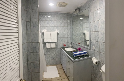 Daseys Resort | Fort Recovery Beachfront Villa and Suites Hotel luxury 1BR