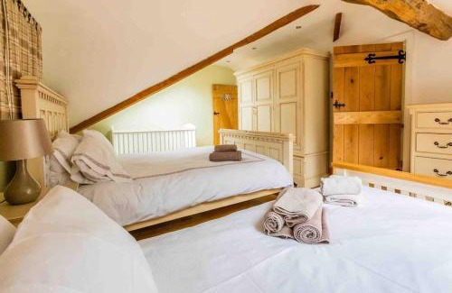 Darton House | Four bed barn conversion Junction 37 38 M1