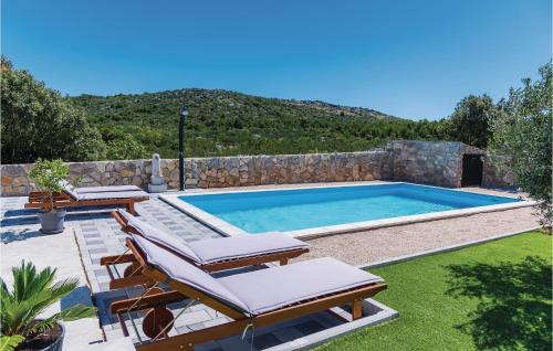 Zaton House | Four-Bedroom Holiday Home In Zaton