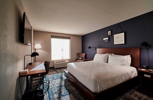 Eastlake Hotel | Four Points by Sheraton Cleveland-Eastlake