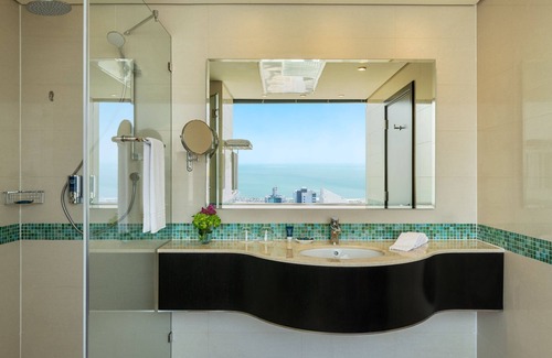 Kuwait City Hotel | Four Points by Sheraton Kuwait