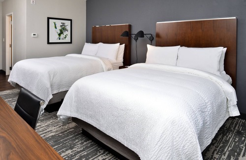 Downtown Omaha Hotel | Four Points by Sheraton Omaha Midtown
