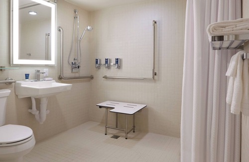 Windsor Hotel | Four Points by Sheraton Windsor Downtown