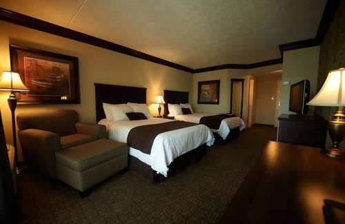 Avoca Hotel | Fourwinds Lakeside Inn & Marina