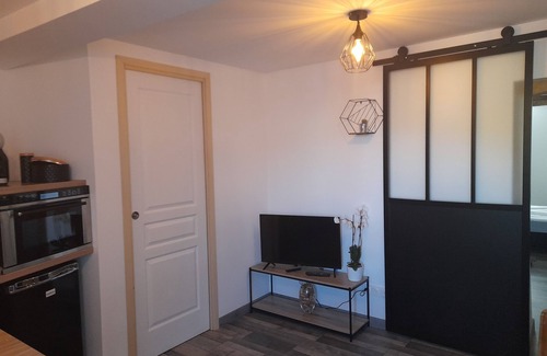 Saint-Christophe-en-Brionnais Apartment | Nuit Romantique