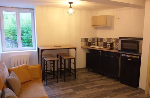 Saint-Christophe-en-Brionnais Apartment | Nuit Romantique