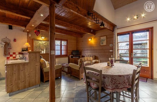 Saint-Michel-de-Maurienne House | 67 m² Gîte ∙ 3 bedrooms ∙ 6 guests