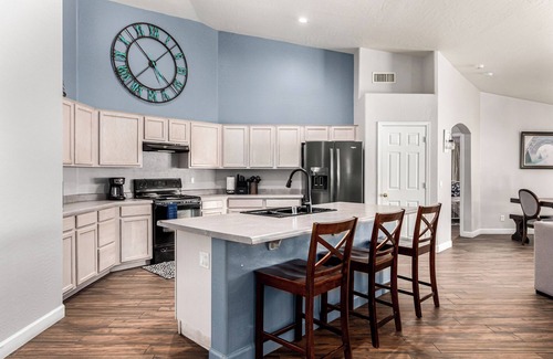 Desert Sunset House | FREE Heated Pool Near State Farm Stadium Family-Friendly Vacation Home