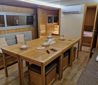 Belgrade Boat Rental | Free Room Boat Apartment