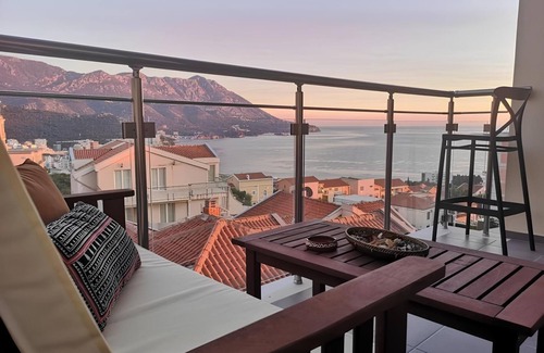 Becici Apartment | *Free Spa* Stylish Dream Getaway! 270° SeaView 1BRnn