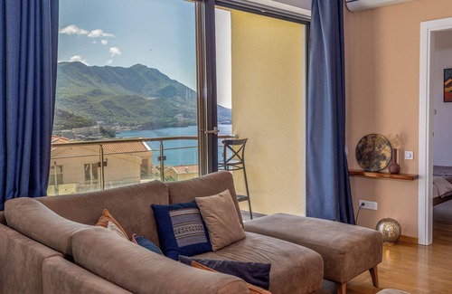 Becici Apartment | *Free Spa* Stylish Dream Getaway! 270° SeaView 1BRnn