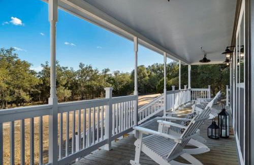 Fredericksburg House | French Kiss Cottage, Hot Tub, Pet Friendly!