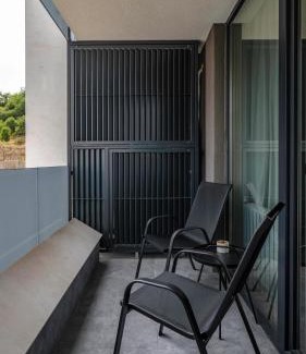 Sofia Apartment | Fresh & Modern Apartment with Balcony by Flat Mаnager