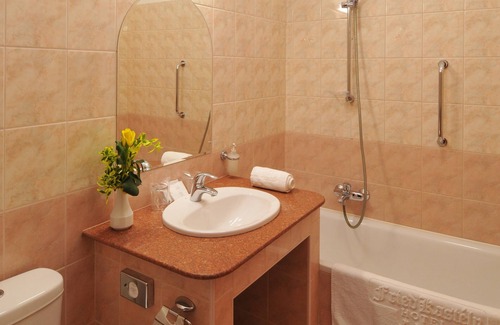 Simontornya Hotel | Fried Castle Hotel and Restaurant