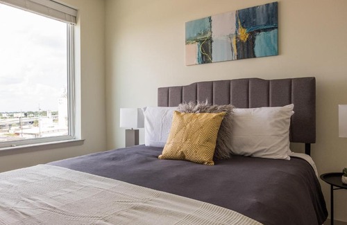 Butchertown Apartment | FRONTDESK Main & Clay Apts Louisville