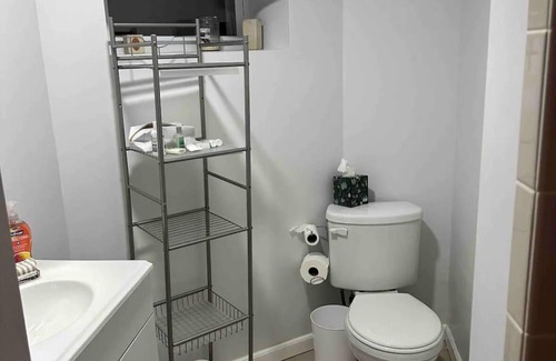 Jersey City Apartment | Fun and spacious