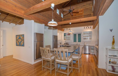 Lawson Rock House | Fun Beachfront Home in Gated Community – For Groups/Families
