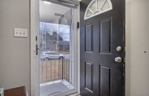 Newport News House | Fun Family and Pet Friendly 3 Bedroom Home Close to Everything