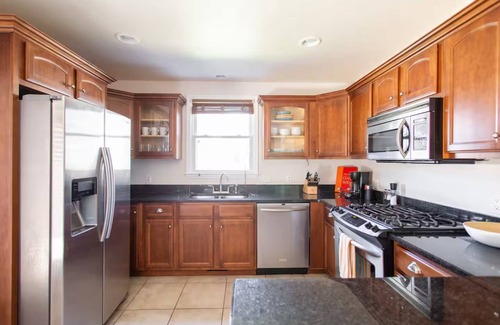 McFerrin Park House | Fun & Funky East Nashville Bungalow