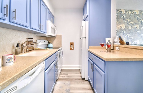 St. Pete Beach Apartment | Funshine Sunset Beach - Steps from the beach!, Funshine Sunset Beach - Heated Pool, Steps from the