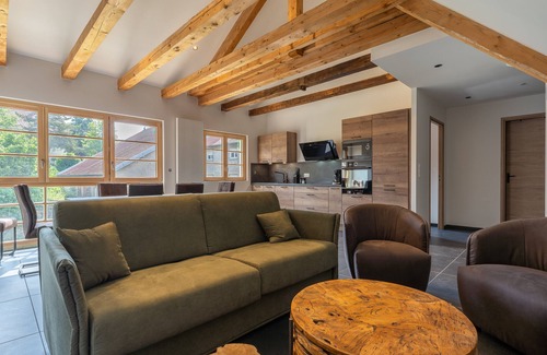 Metabief House | Géraniums et Neige Fraîche