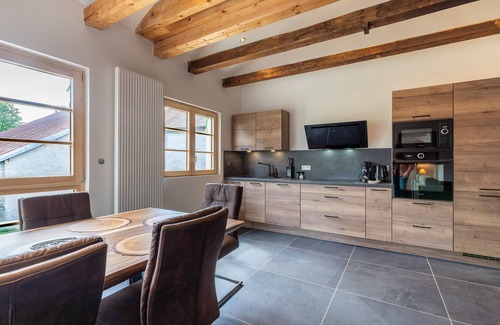 Metabief House | Géraniums et Neige Fraîche