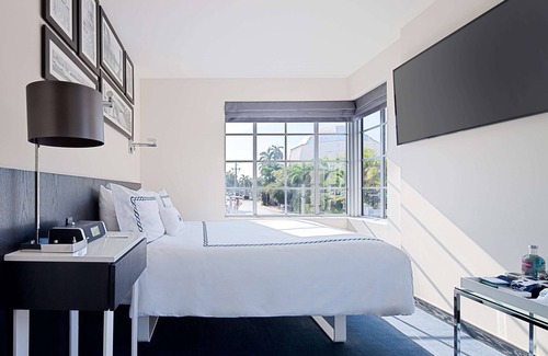 City Center Resort | Gale South Beach, Curio Collection by Hilton