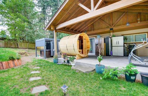 Prairie Ridge House | Game Room, Hot Tub and Mtn View Bonney Lake Retreat