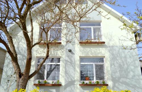 Baku House | Garden Cottage near Beach, Airport