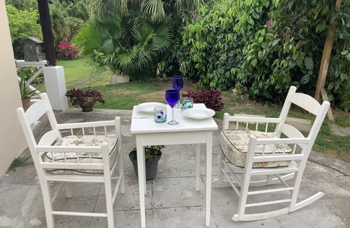 Rodney Bay Cottage | Garden Delight Secret Cottage. Very cosy!
