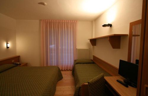 Nembia Hotel | Garni Lago Nembia