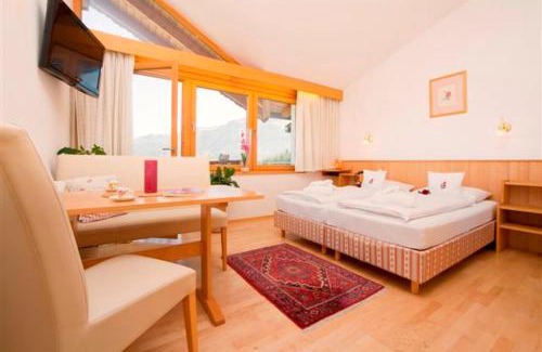 Oberndorf bei Kitzbuhel Apartment | Gartenhotel Rosenhof bei Kitzbühel