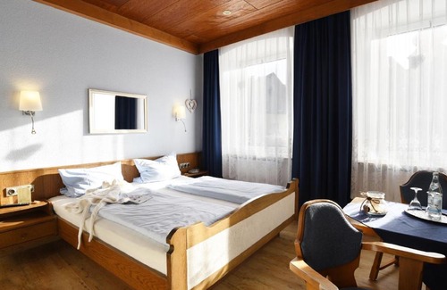 Bad Berneck im Fichtelgebirge Hotel | Gasthof & Hotel Goldener Hirsch