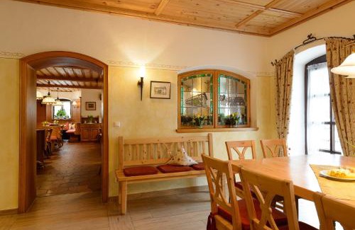 Saaldorf-Surheim House | Gasthof Mayrwirt