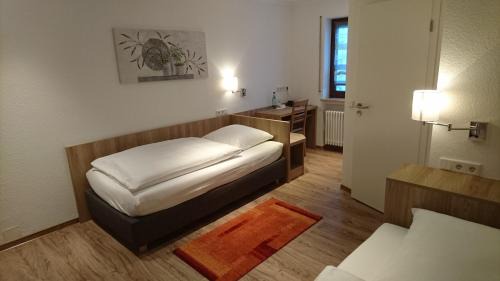 Kornburg - Worzeldorf House | Gasthof Weißes Lamm