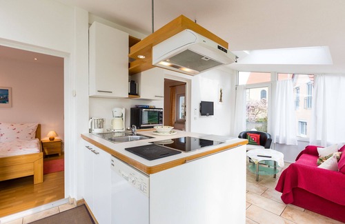 Ueberlingen Apartment | Gemütliche Ferienwohnung mit Wintergarten am Bodensee, Großem Garten, Wlan