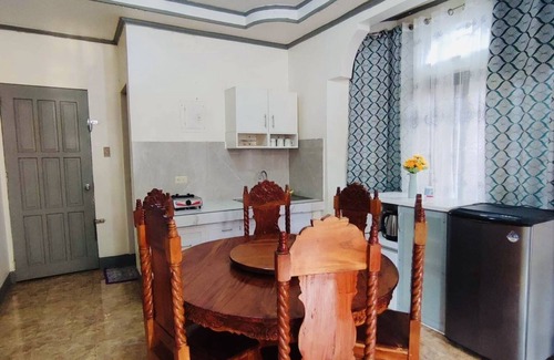 Daet House | GemHouse-12 min to the beach with nearby restaurant , malls & tourist attraction