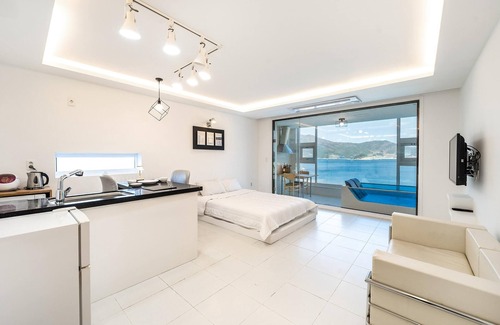 Irun-myeon House | Geoje Badageurigo Pension