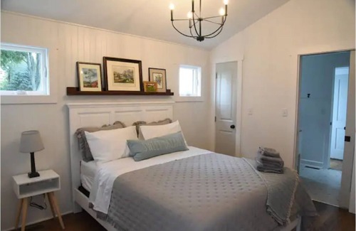 Wayne County Other | Get away from it all @ The Painter's Cottage