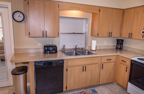 Southgate House | Get To the Beach! Only 5 miles to Siesta Key Beach!