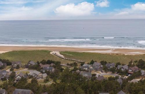 Shorepine Village House | Getaway