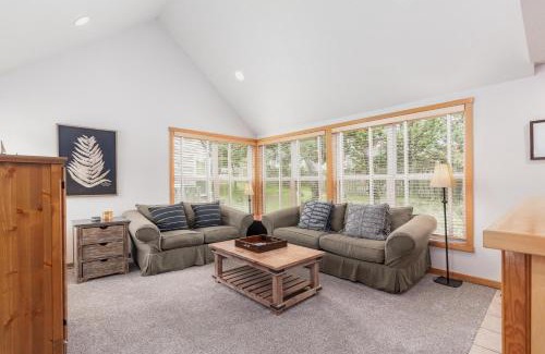 Shorepine Village House | Getaway